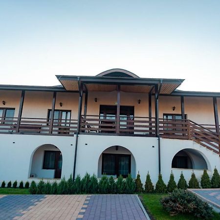 Tango Margo Hotel Valea Lupului  ภายนอก รูปภาพ