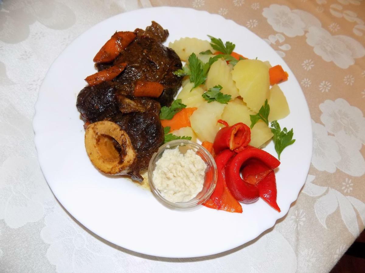 Tango Margo Hotel Valea Lupului  ภายนอก รูปภาพ