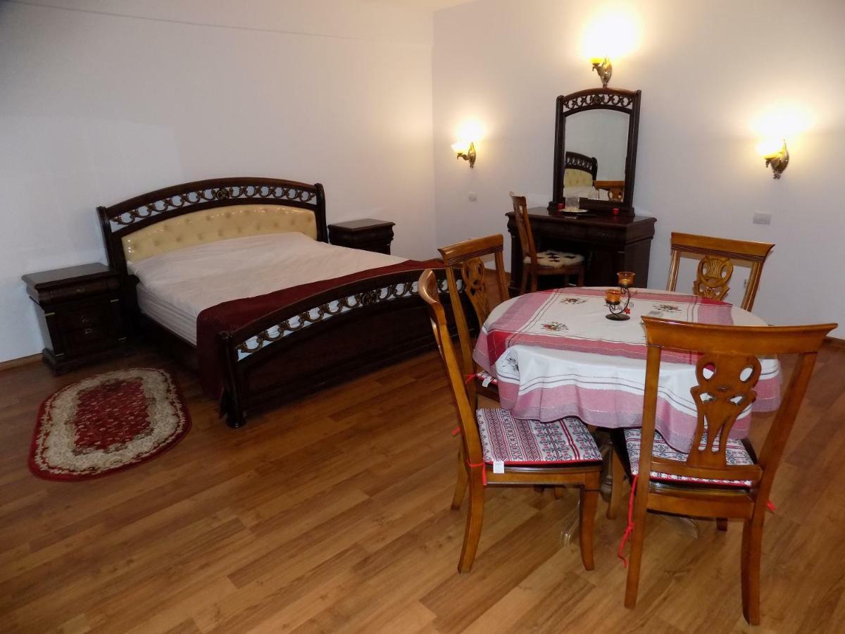 Tango Margo Hotel Valea Lupului  ภายนอก รูปภาพ