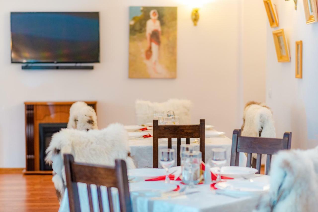 Tango Margo Hotel Valea Lupului  ภายนอก รูปภาพ