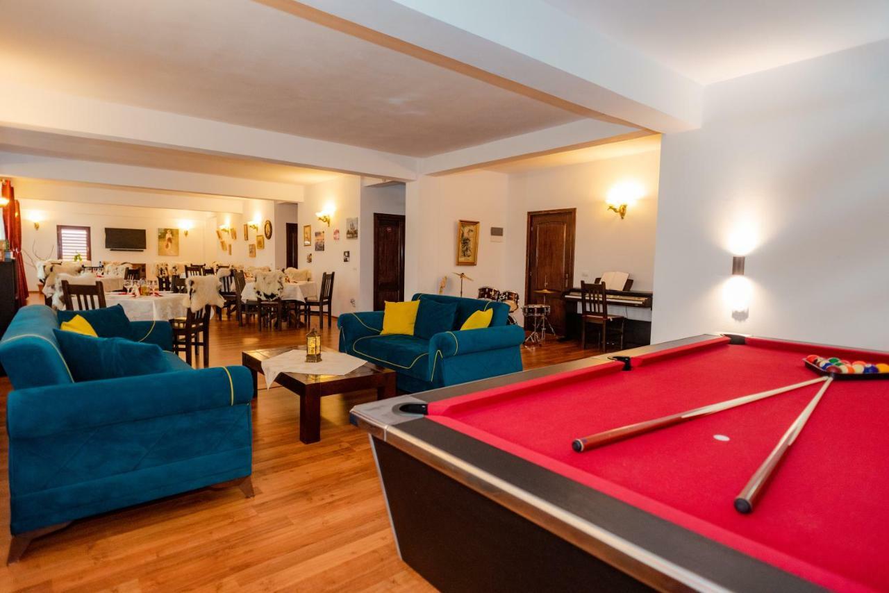 Tango Margo Hotel Valea Lupului  ภายนอก รูปภาพ