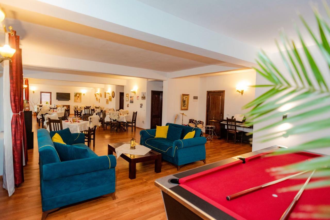 Tango Margo Hotel Valea Lupului  ภายนอก รูปภาพ