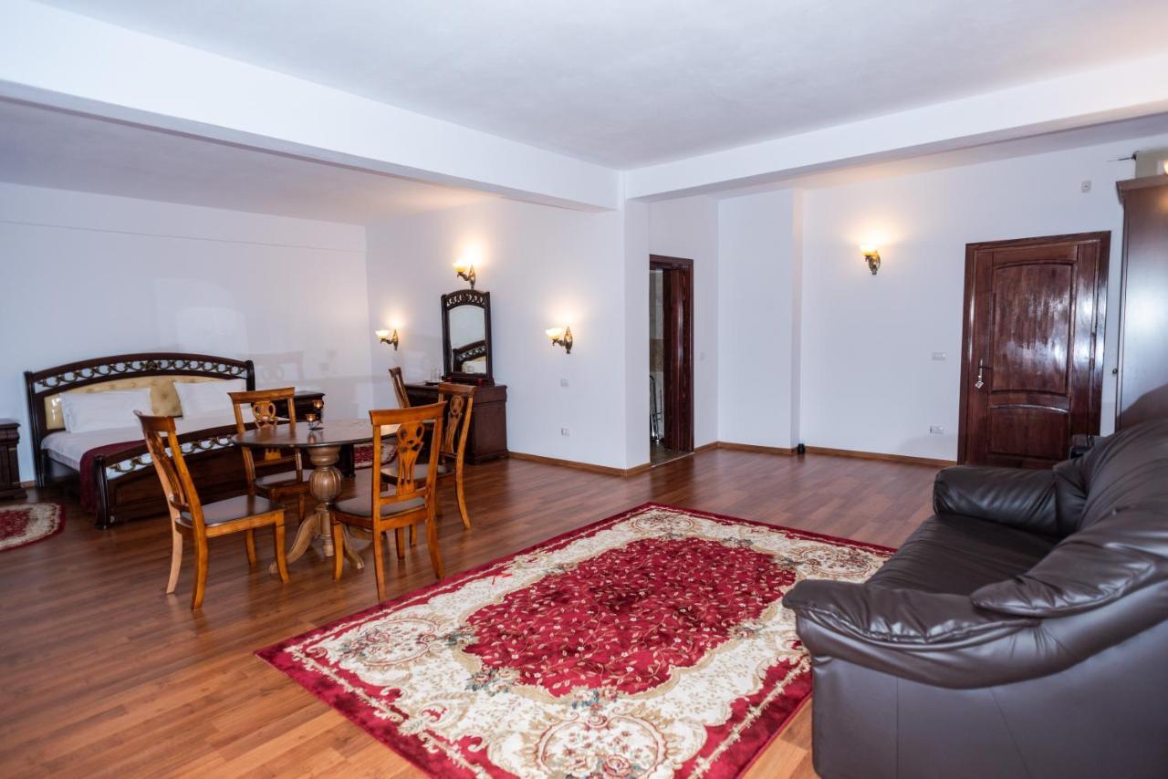 Tango Margo Hotel Valea Lupului  ภายนอก รูปภาพ