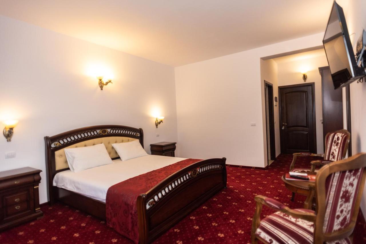Tango Margo Hotel Valea Lupului  ภายนอก รูปภาพ